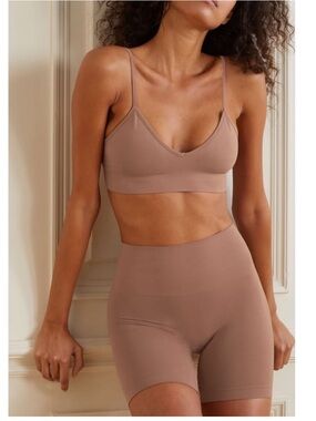 SKIMS Soft Smoothing Seamless Short in Sienna size L